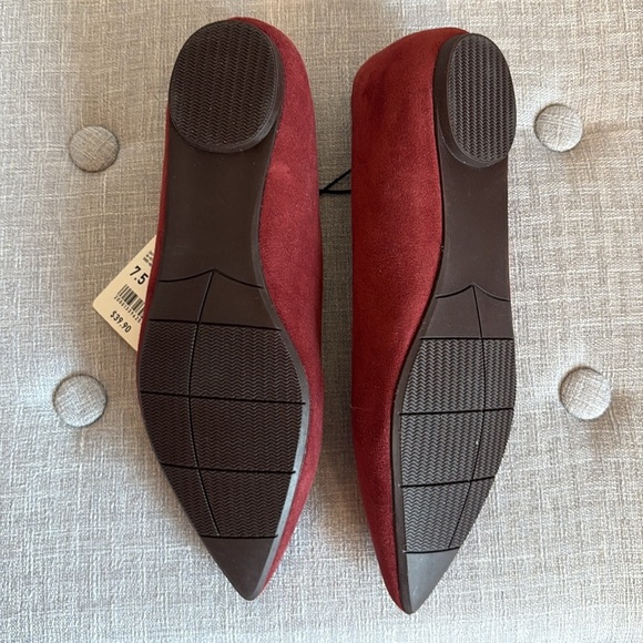 NWT UNIQLO Women's Deep Red Flat Shoes - Picture 8 of 8